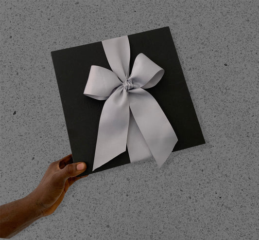 The Signature Black box - Grey Ribbon